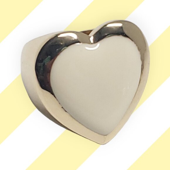 Camille Lucie Ring for Women, Cream Colored Epoxy Shaped Heart - Picture 4 of 9
